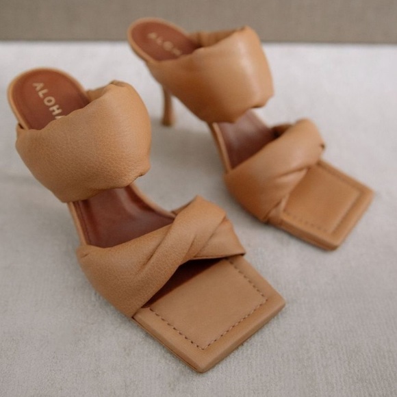 🔥HP🔥 𝗡𝗜𝗕 𝗔𝗟𝗢𝗛𝗔𝗦 • Twist Strap Mule - Picture 4 of 16